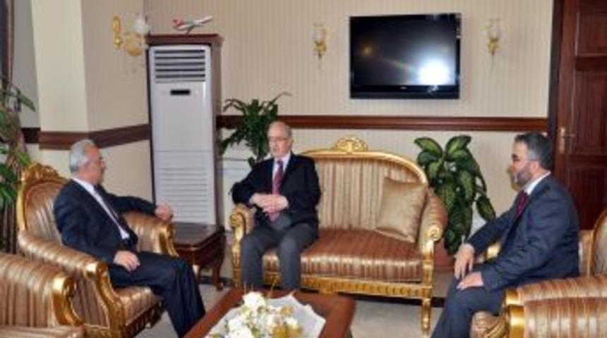 Eski Diyanet İşleri Başkanı Altıkula&ccedil;'tan Vali Yenig&uuml;n'e Ziyaret
