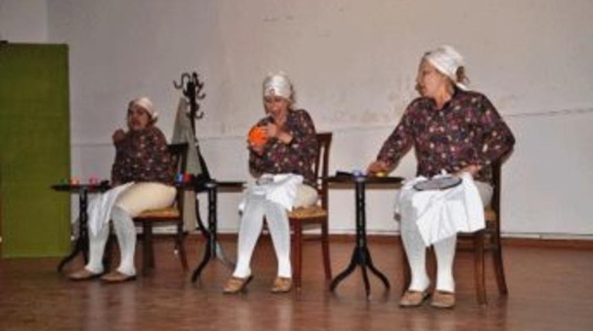 Kanevi&ccedil;e Anamur'da sahnelendi