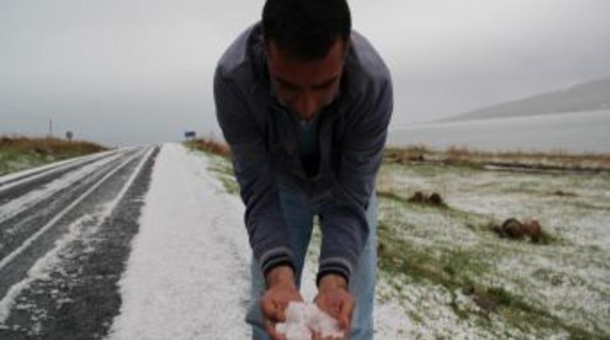 &Ccedil;ıldır'da Dolu Yağışı