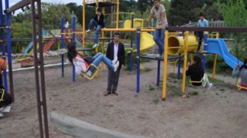 Aydıncık Eğitim G&ouml;n&uuml;ll&uuml;leri Derneği'nden &ouml;ğrencilere gezi