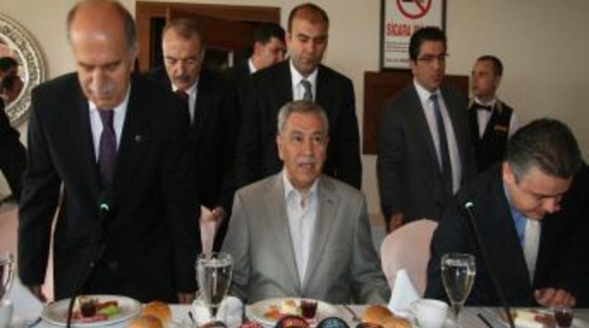 Arın&ccedil;'tan sitem a&ccedil;ıklaması: Sitemim orada olması gerekenlere ilişkindi