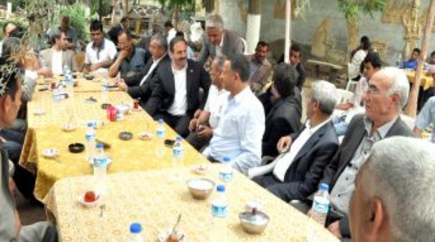 Vekil &Ouml;zcen Stk'larla Bir Araya Geldi