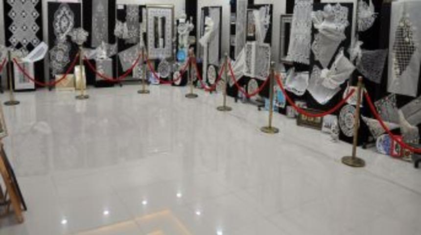 Ankaralı kursiyerlerin eserleri g&ouml;r&uuml;c&uuml;ye &ccedil;ıktı