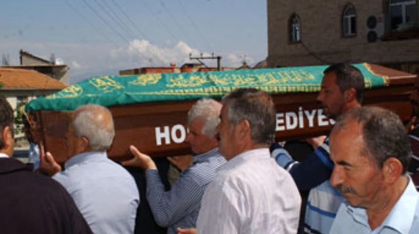 Kalbi derbiye dayanamadı