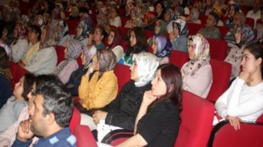 Uğurluel: Allah&rsquo;ın yery&uuml;z&uuml;nde kendisine ayırdığı tek toprak par&ccedil;ası Kabe&rsquo;dir