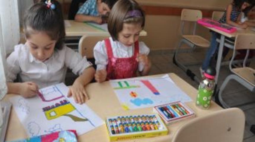 D&uuml;zce'de anaokulları arası resim yarışması d&uuml;zenlendi