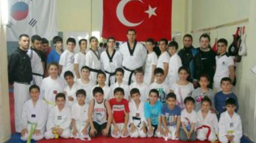 Liseli Tekvandocu G&uuml;rsel'in Hedefi Milli Takım