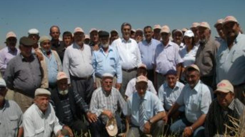 Recep Konuk'tan D&uuml;nya &Ccedil;ift&ccedil;iler G&uuml;n&uuml; Kutlaması