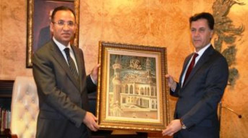 Bozdağ: Olayların stadyumun dışına taşınmasını tasvip etmiyorum