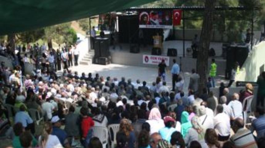 Annelerin annesi İzmir'de anıldı