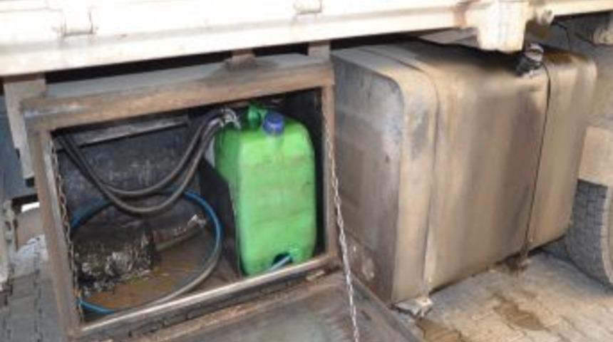 Başkale De 4 Ton 812 Litre Ka&ccedil;ak Mazot Yakalandı