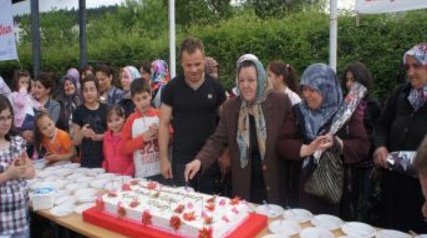 Minik Sporcular, Annelerini Sağlıklı Yaşama Davet Etti