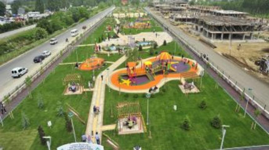 B&uuml;lent Arın&ccedil;, vefat eden başkan yardımcısının adını taşıyan parkı a&ccedil;tı