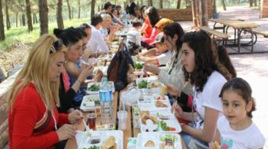 B&uuml;y&uuml;kşehir Belediyesi Anneleri 'kahvaltıda' Buluşturdu