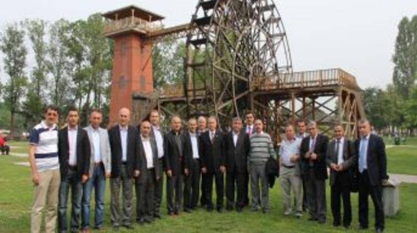 B&uuml;y&uuml;kşehir B&uuml;rokratları Sakarya'da Ki Yatırımları Gezdi