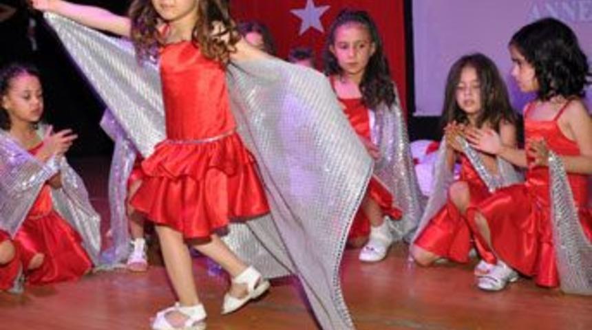 Atat&uuml;rk İ.&Ouml;.O.&rsquo;da Anneler G&uuml;n&uuml; kutlaması