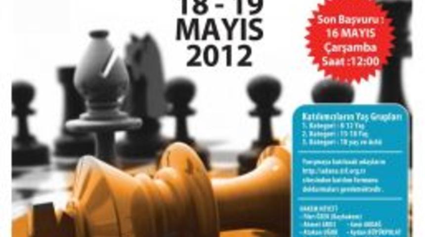 &Ouml;d&uuml;ll&uuml; Satran&ccedil; Turnuvası