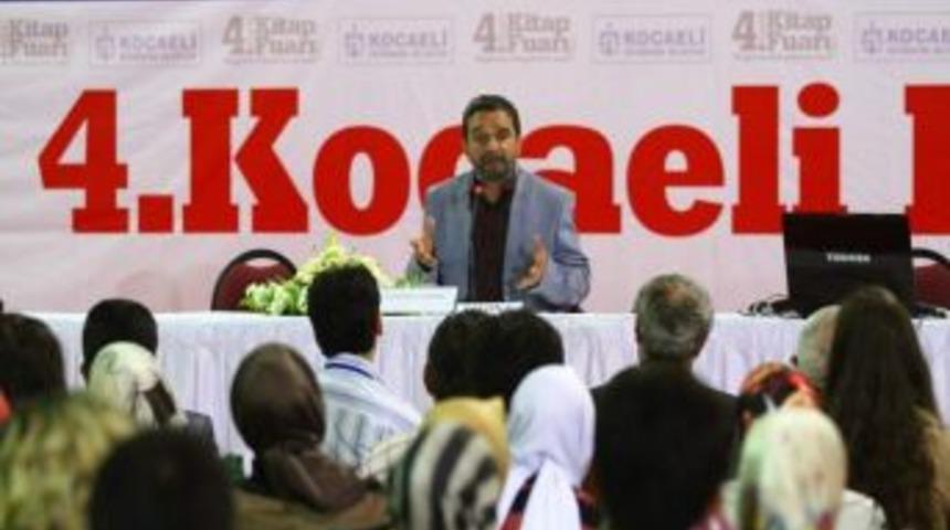 Prof. Dr. Mümtazer Türköne Kitap Fuarı'Nda Okurlarıyla Buluştu