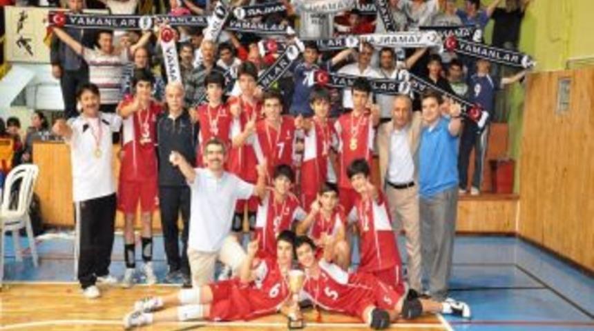 Yamanlar Koleji Voleybolda T&uuml;rkiye Şampiyonu Oldu