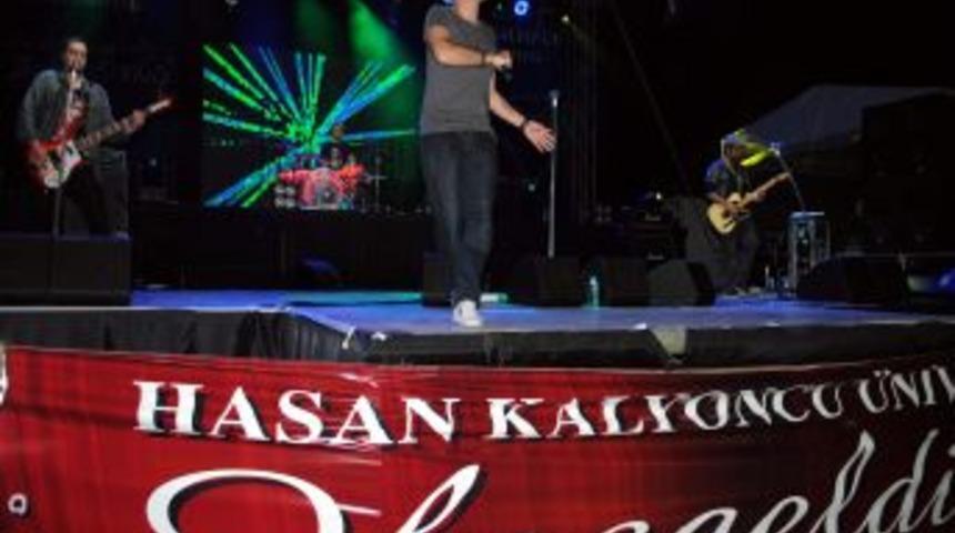 Hasan Kalyoncu &Uuml;niversitesi 2. Bahar Şenliği Yıldızlar Ge&ccedil;idine Sahne Oldu