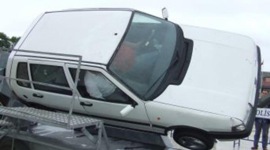 Emniyet Genel M&uuml;d&uuml;rl&uuml;ğ&uuml; Trafik Eğitim Daire Başkanlığı Tarafından Sakarya Kent Meydanı'Na Emniyet Kemeri Sim&uuml;lasyon Aracı Getirildi