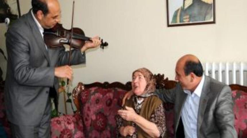 Balıkesir Belediye Başkanı İsmail Ok, Bakımevindeki Anneleri Unutmadı