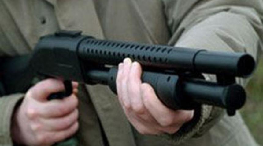 İlk&ouml;ğretim &ouml;ğrencisi kız vurularak &ouml;ld&uuml;r&uuml;ld&uuml;