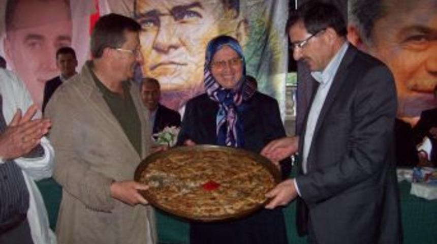 Boşnak B&ouml;reği Yarışması Ilgi G&ouml;rd&uuml;