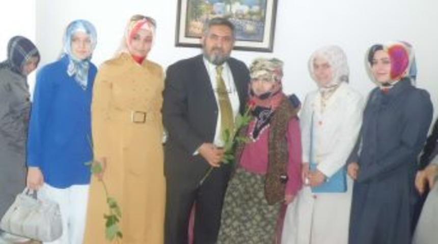 Yabancı Uyruklu &Ouml;ğretim &Uuml;yesinden, Annelere Sağlık, Afiyet Ve Uzun &Ouml;m&uuml;r Duası