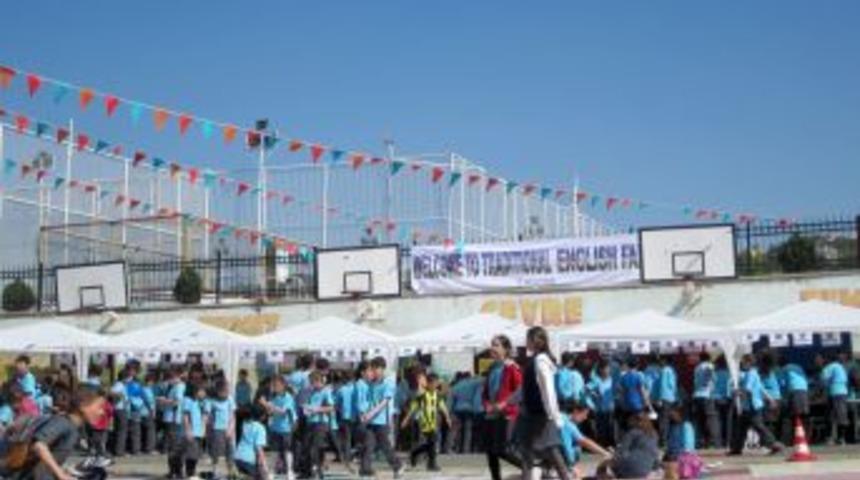 &Ouml;ğrenciler İngilizce Fuarına Yoğun Ilgi G&ouml;sterdi