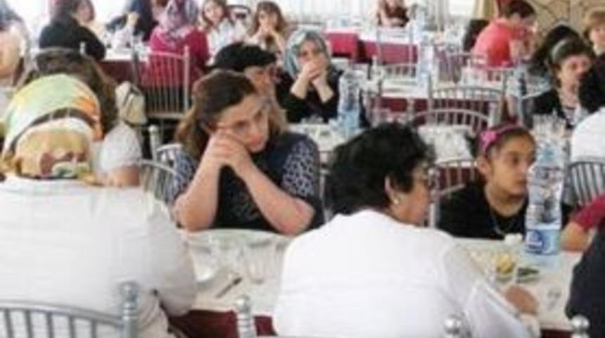 En y&uuml;ce varlık Annelerdir