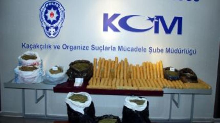 Uyuşturucuları Su Borularının I&ccedil;ine Yerleştirmişler