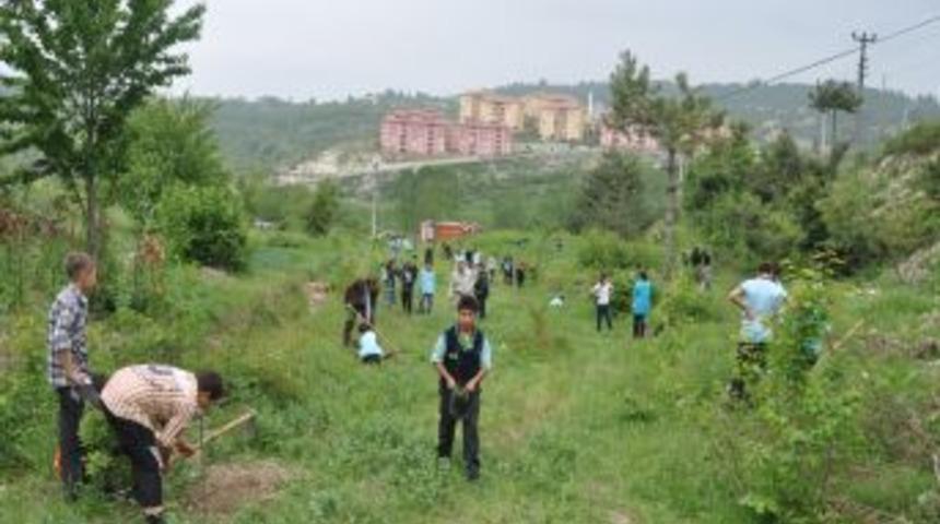 Sevgi Ormanı&rsquo;Na 100 Fidan Dikildi