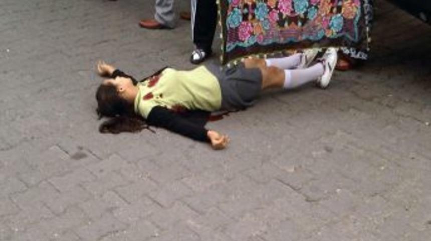 Teneff&uuml;ste Silahlı Saldırıya Uğrayan Ilk&ouml;ğretim &Ouml;ğrencisi &Ouml;ld&uuml;