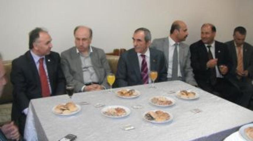 Adana'Da 7 Sendikaya Hizmet Dairesi