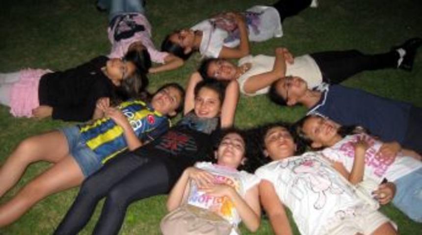 &Ouml;ğrenciler Teleskopla G&ouml;ky&uuml;z&uuml;n&uuml; İnceledi