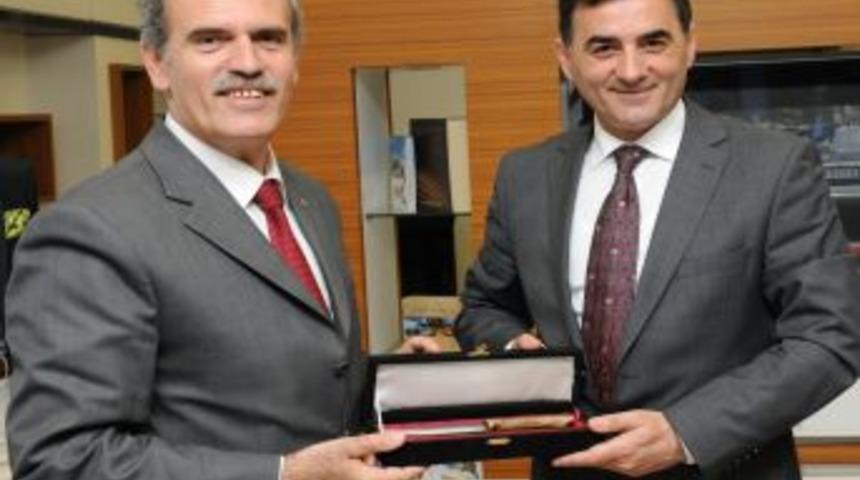 Kosovalı Y&ouml;neticiler: Eğitim Ve Tarım Gibi Konularda Bize Destek Verin