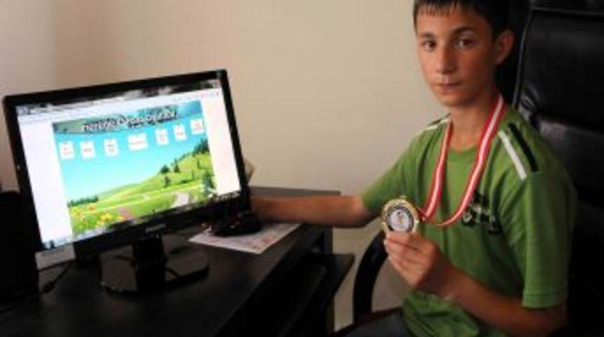 YİBO &Ouml;ğrencisi, Bilişim Olimpiyatında D&uuml;nya Ikincisi Oldu