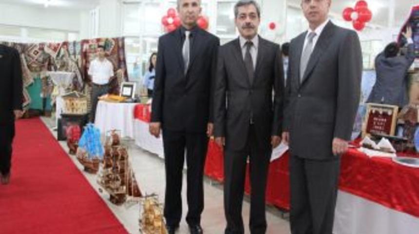 Adana'da Tutuklu Ve H&uuml;k&uuml;ml&uuml;ler Sergi A&ccedil;tı