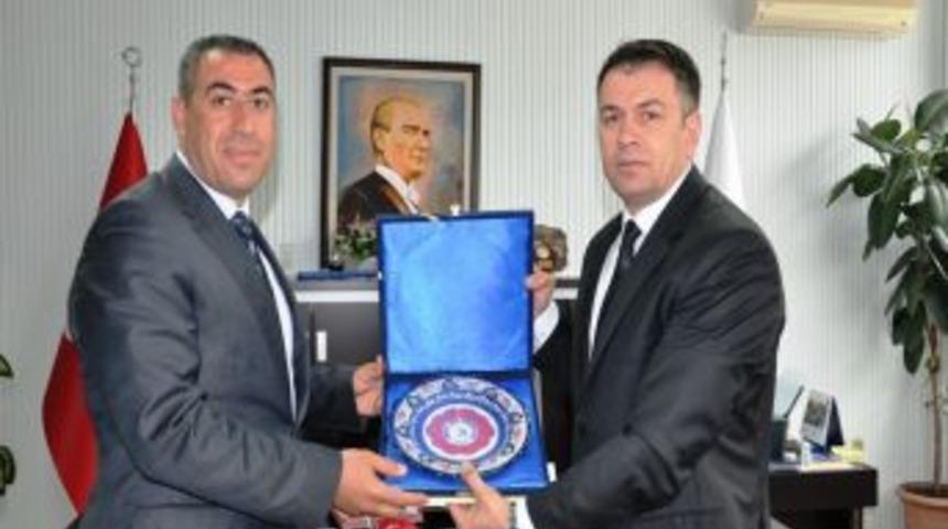 Judo Federasyonu Başkanı'ndan Plaket