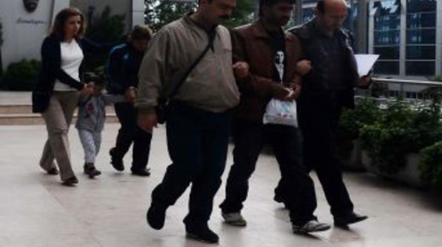 3 Yaşındaki Kız Anne Ve Babasıyla Adliyeye Sevk Edildi