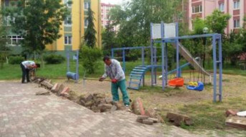 Yahya Kaptan'da Parklar Yenileniyor