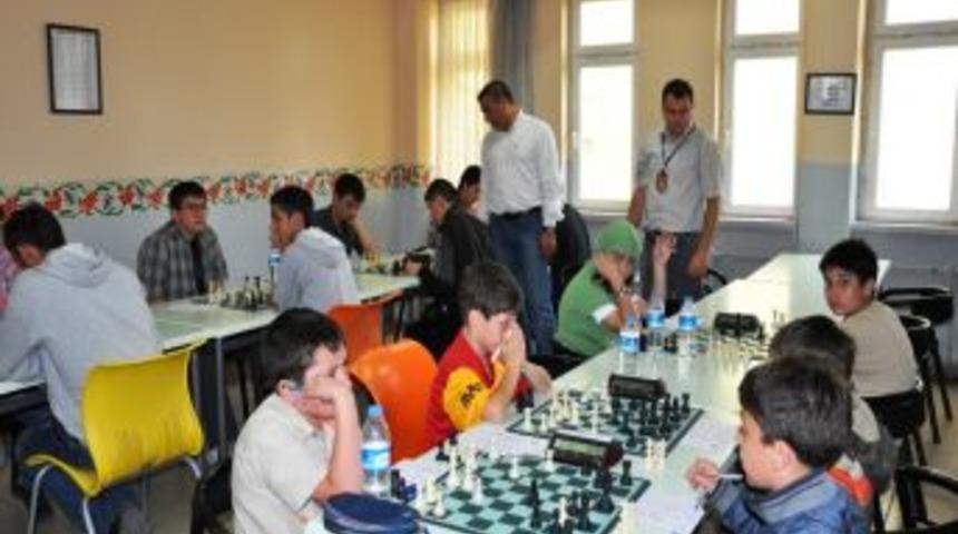 19 Mayıs Satran&ccedil; Turnuvası Sona Erdi