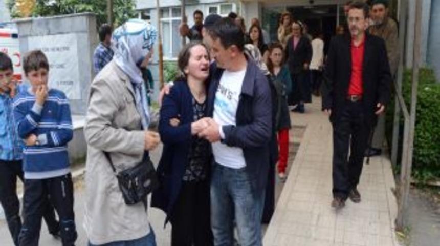 Okul &Ouml;n&uuml;nde Vurulan &Ouml;ğrencinin Annesi G&ouml;zyaşlarına Boğuldu