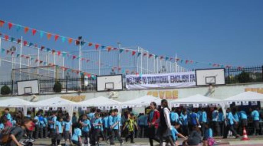 Yıldırım Kolejinde İngilizce Fuarı B&uuml;y&uuml;k İlgi G&ouml;rd&uuml;