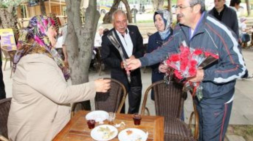 Eskihisar'da Anneler G&uuml;n&uuml; Y&uuml;r&uuml;y&uuml;ş&uuml;