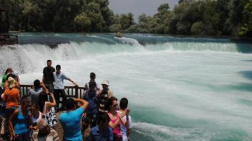 Belediye, Şelalede Boğulmaların &Ouml;n&uuml;ne Ge&ccedil;mek I&ccedil;in Cankurtaran G&ouml;revlendirdi