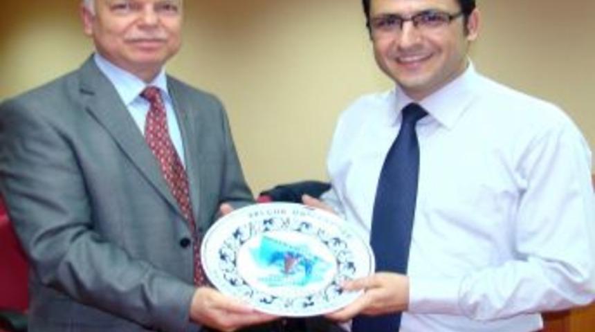 Sel&ccedil;uklu Tıp'ta "sağlık Hukuku Ve Mahremiyet" Tartışıldı