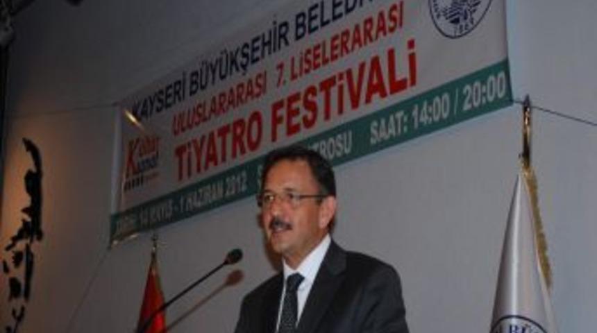 B&uuml;y&uuml;kşehir Belediye Başkanı Mehmet &Ouml;zhaseki: