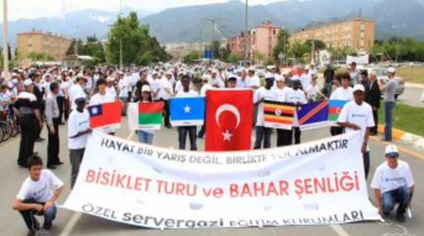 Servergazi Eğitim Kurumları&rsquo;nın Bisiklet Şenliğine Binlerce Kişi Katıldı